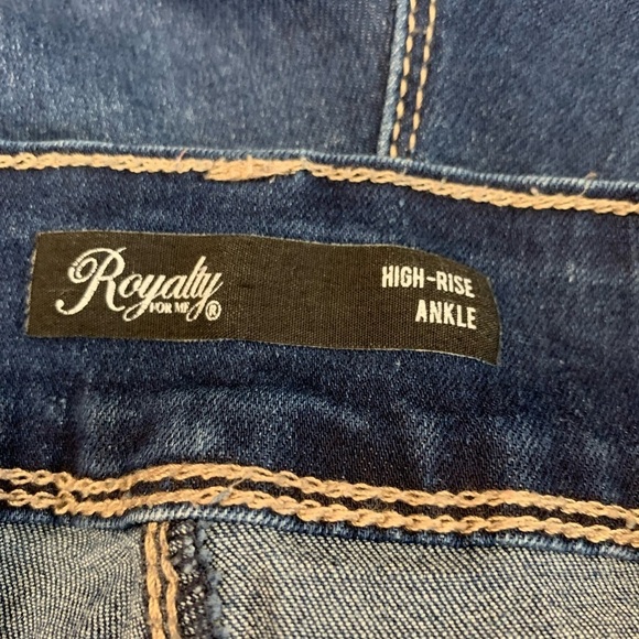Royalty For Me, High Rise Ankle cuff Jeans - Picture 4 of 4